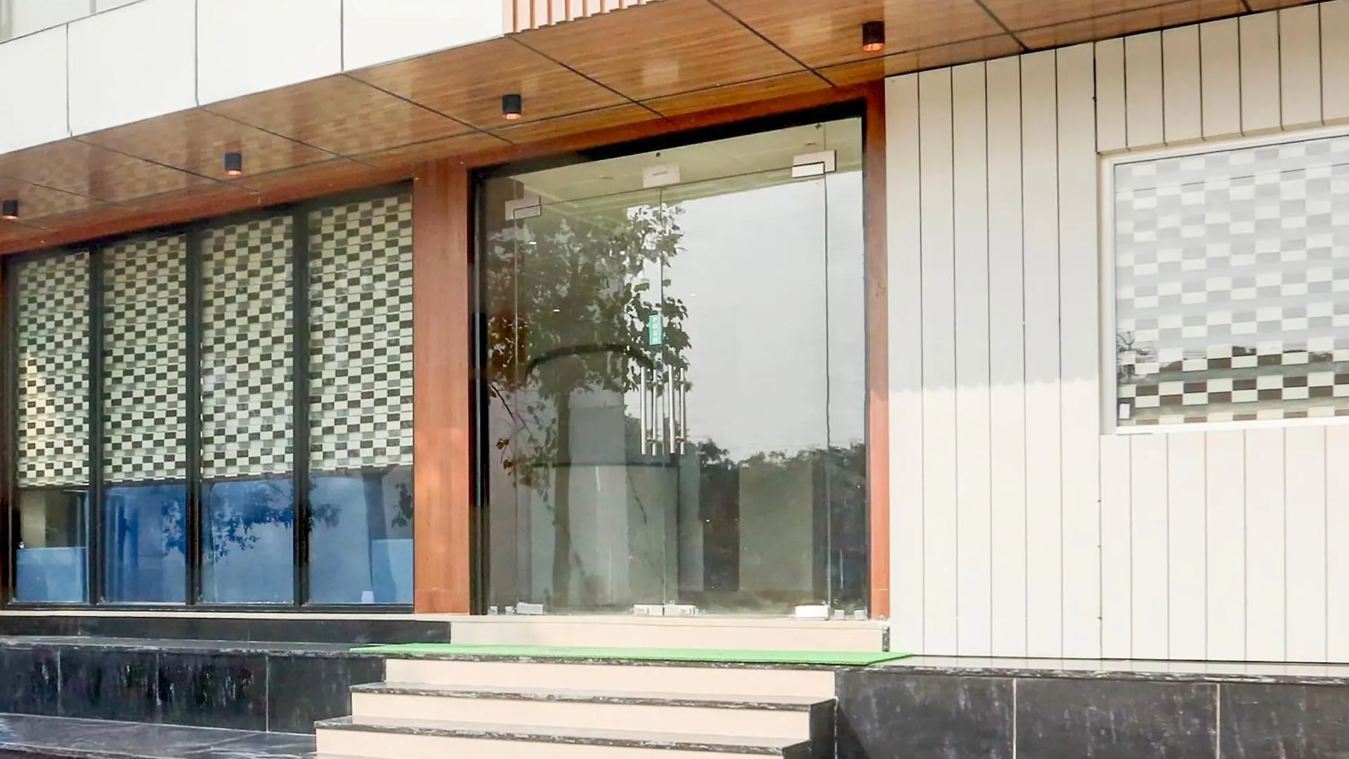 Super Townhouse Taj Nagri Phase 2 Formerly Grand Rivera Tājganj Hotel