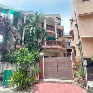 Homestay N Agra, Tajganj