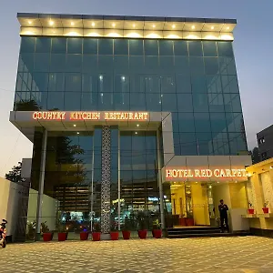 Hotel Red Carpet, Tajganj