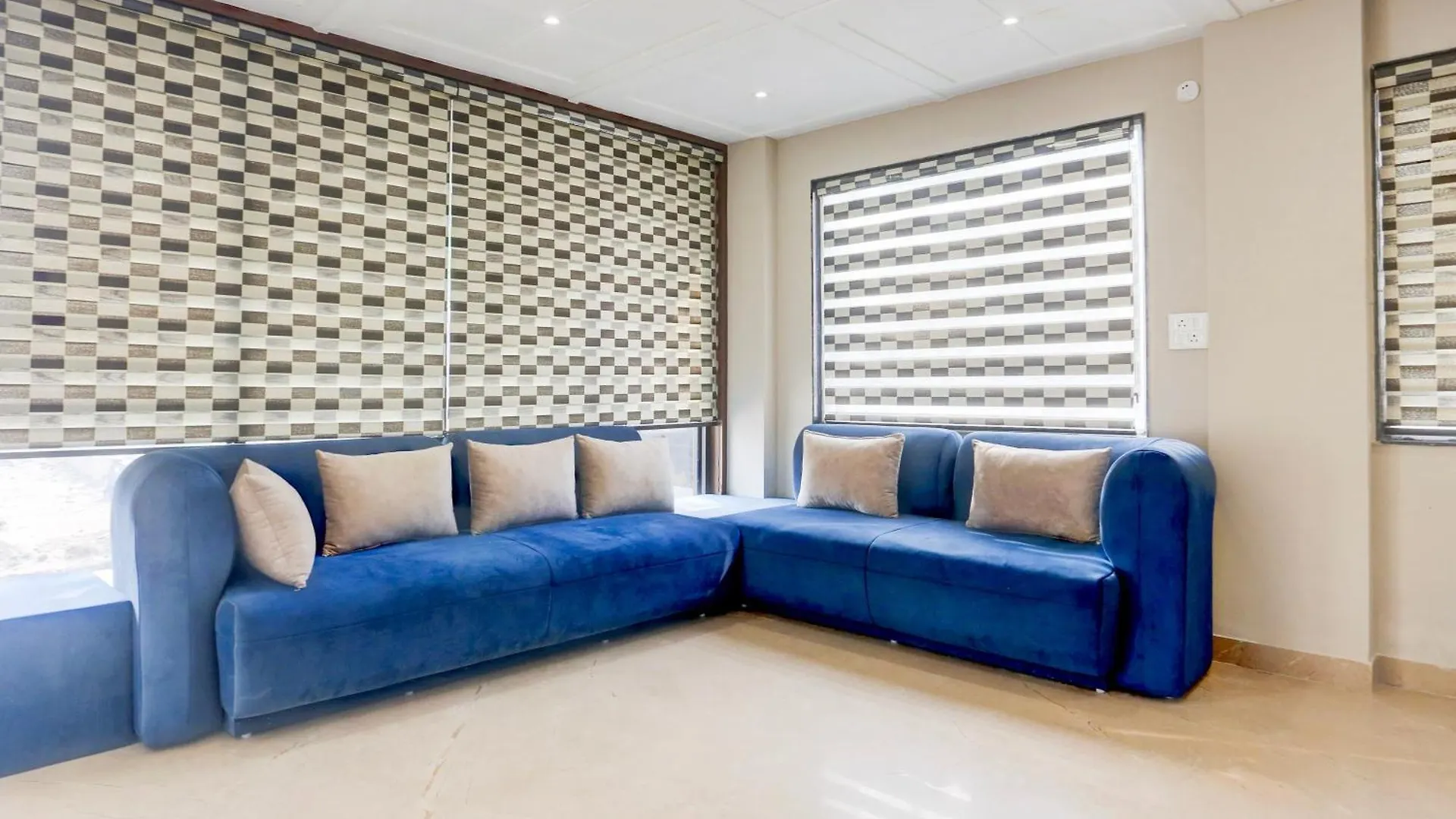 Super Townhouse Taj Nagri Phase 2 Formerly Grand Rivera Tajganj Hotel