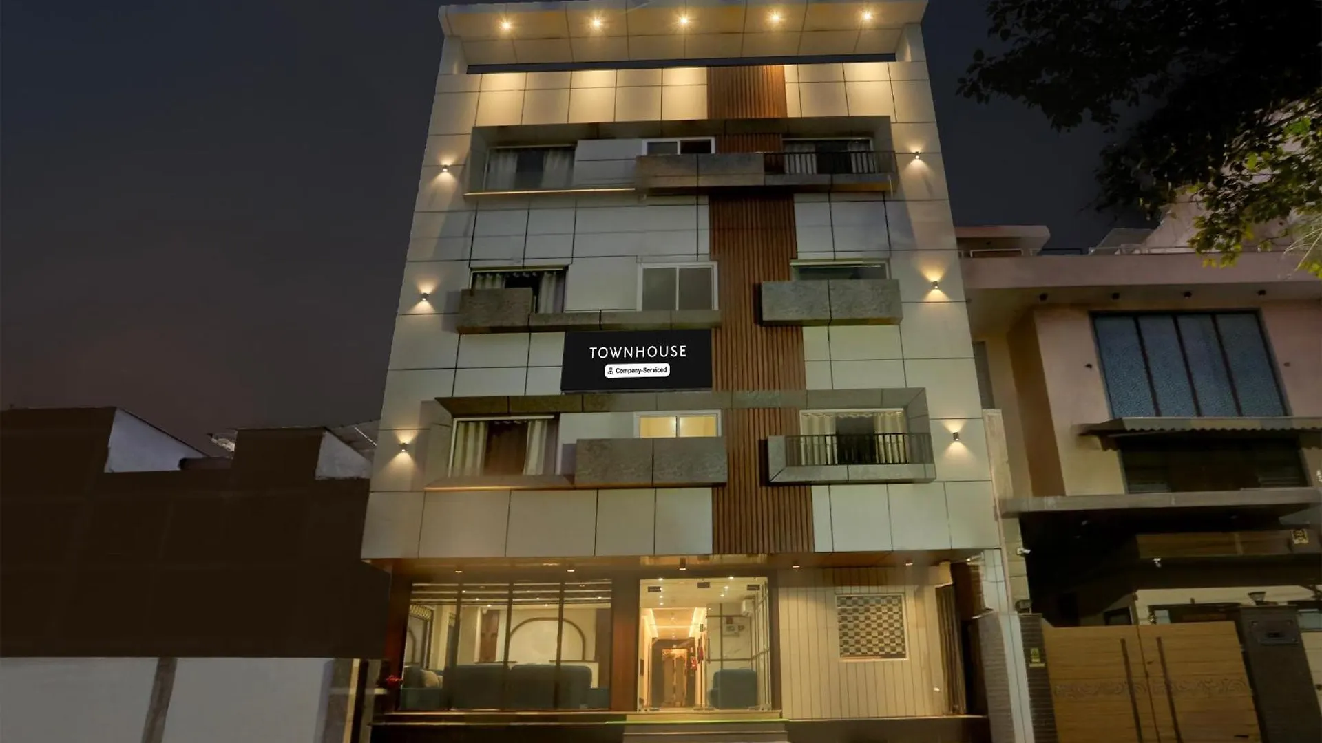 Super Townhouse Taj Nagri Phase 2 Formerly Grand Rivera Tajganj 4*,  India
