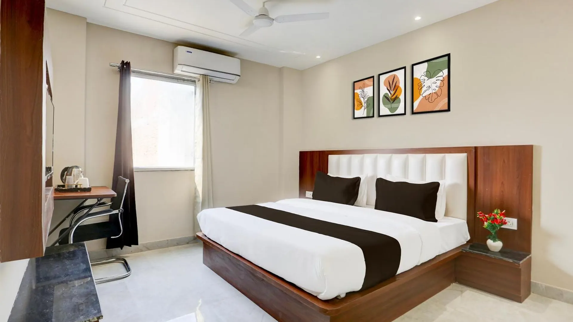 **** Hotel Super Townhouse Taj Nagri Phase 2 Formerly Grand Rivera Tajganj India