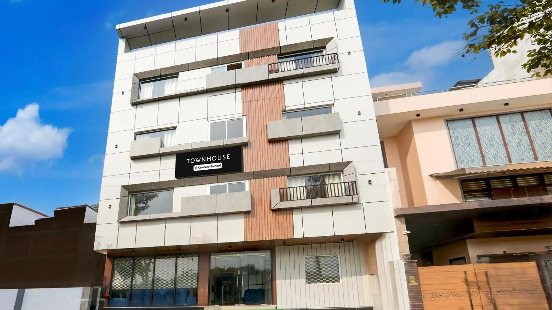 Hotel Super Townhouse Taj Nagri Phase 2 Formerly Grand Rivera Tajganj