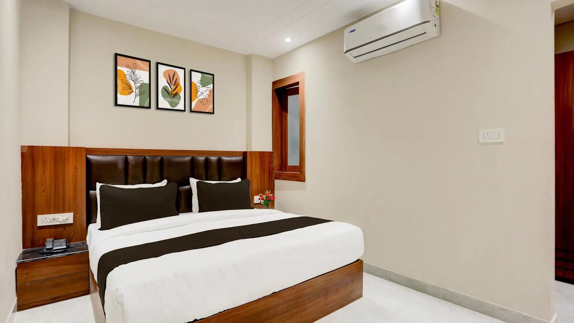 Super Townhouse Taj Nagri Phase 2 Formerly Grand Rivera Tajganj 4*,